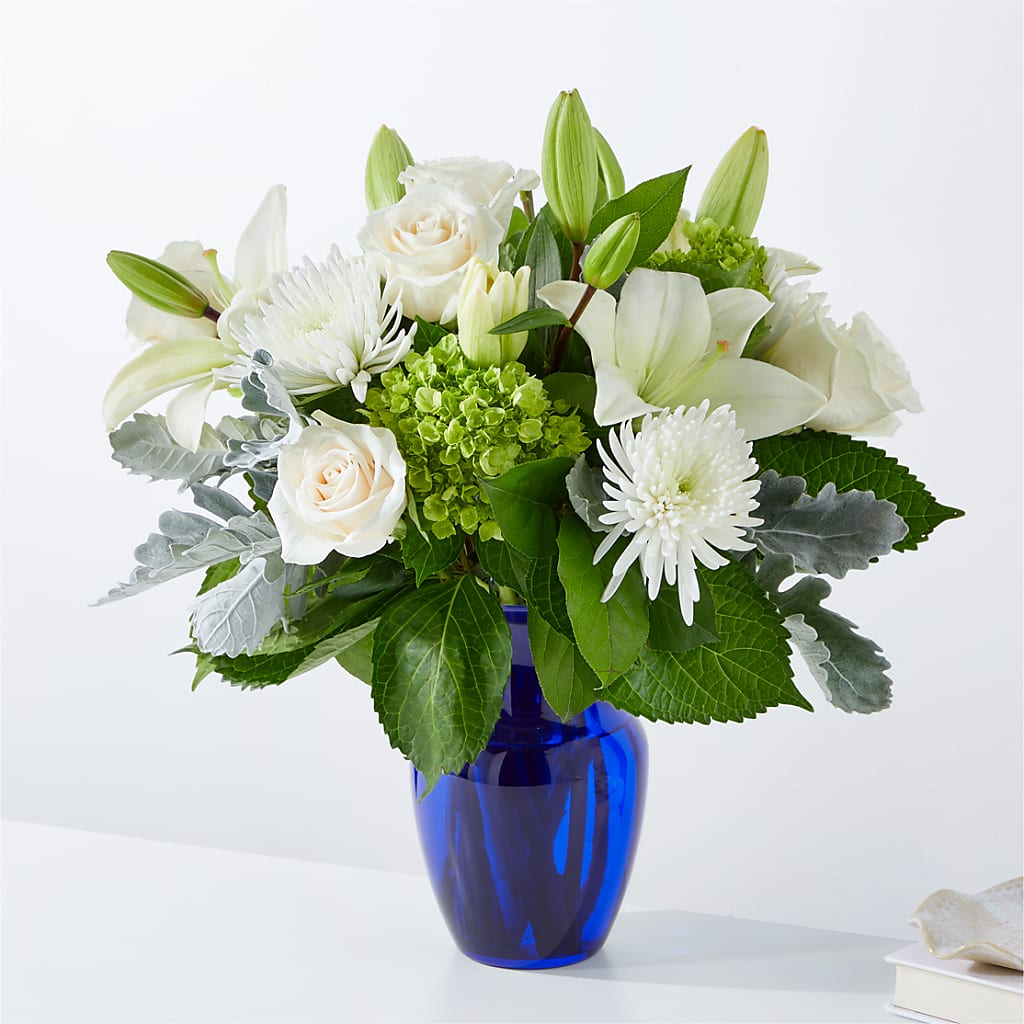 Snowy Dreams Bouquet – Kennewick Flower Shop Inc, Kennewick WA