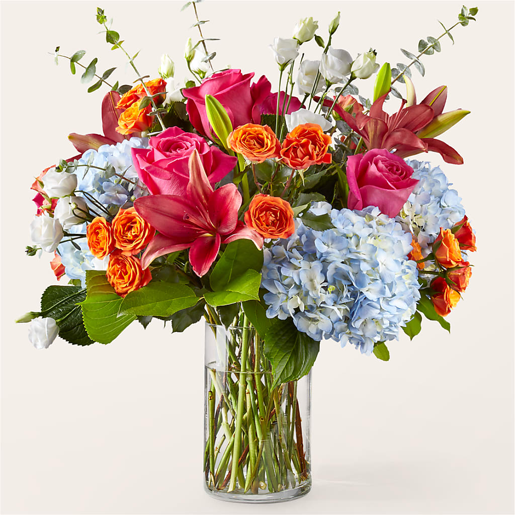 Awestruck Luxury Bouquet – Kennewick Flower Shop Inc, Kennewick WA