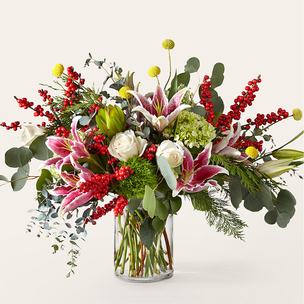 Berry & Bright Bouquet – Kennewick Flower Shop Inc, Kennewick WA