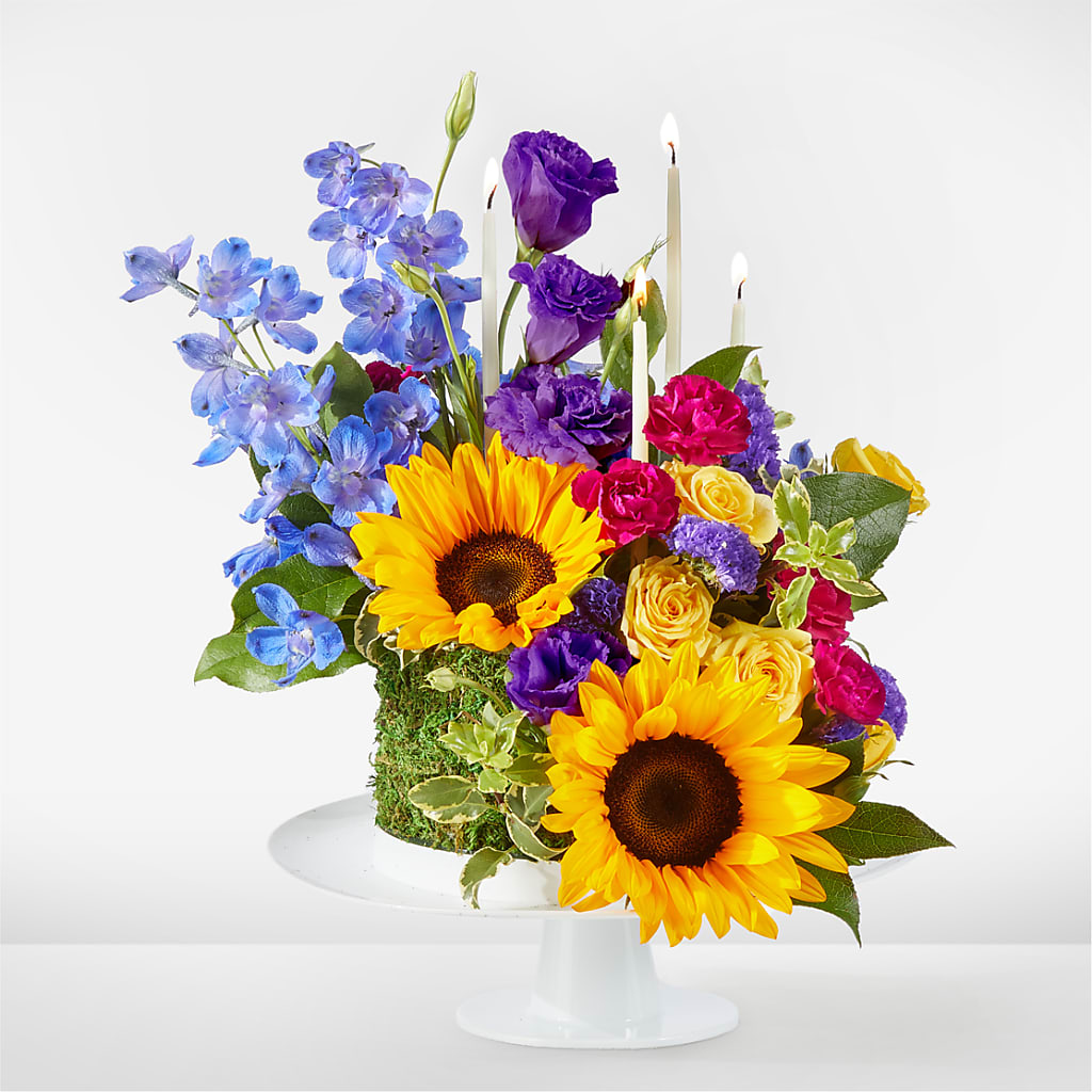 Star of the Day Floral Cake – Kennewick Flower Shop Inc, Kennewick WA