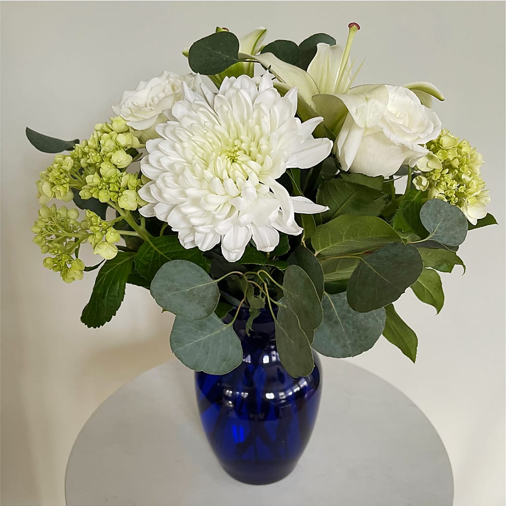 Snowy Dreams Bouquet –  Kennewick Flower Shop Inc, Kennewick WA