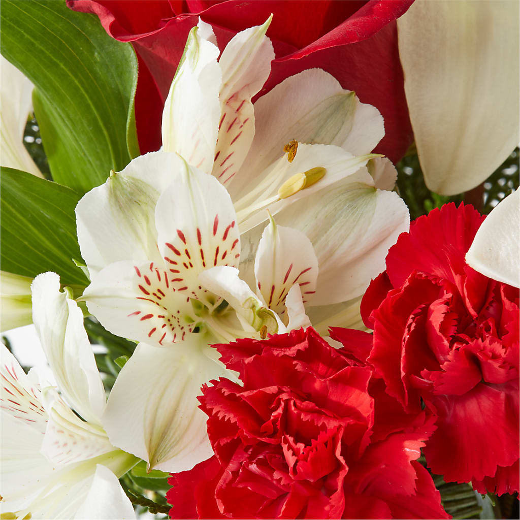 Holiday Season Bouquet –  Kennewick Flower Shop Inc, Kennewick WA