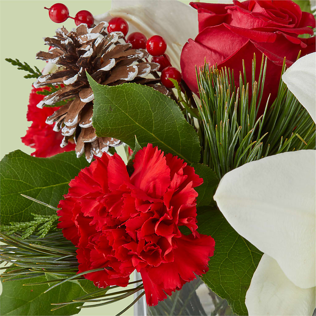 Glistening Icicles Bouquet –  Kennewick Flower Shop Inc, Kennewick WA