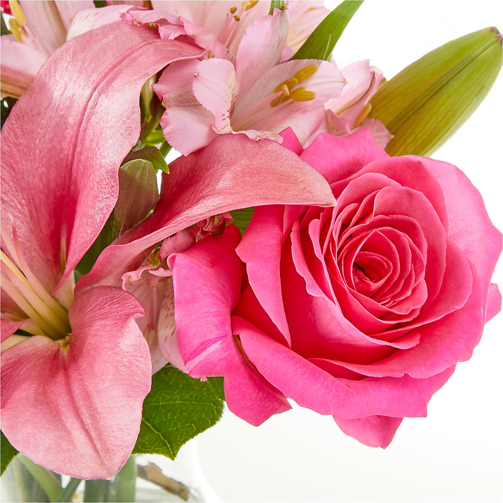Lots of Love Bouquet –  Kennewick Flower Shop Inc, Kennewick WA