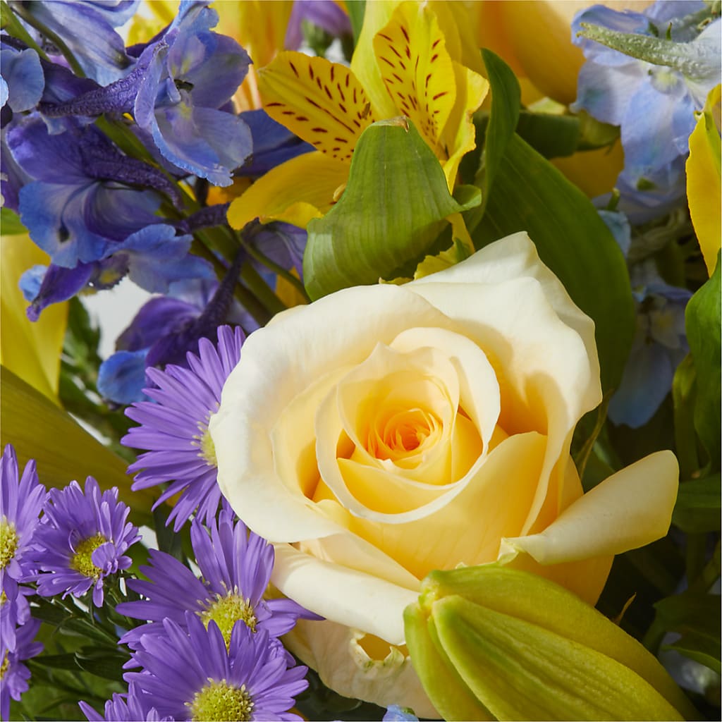 Limoncello Bouquet –  Kennewick Flower Shop Inc, Kennewick WA