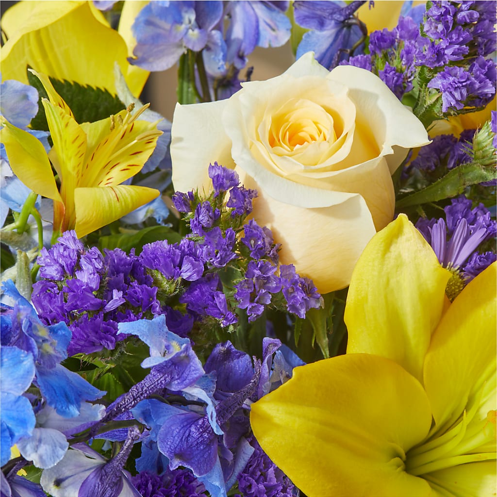 Limoncello Bouquet –  Kennewick Flower Shop Inc, Kennewick WA